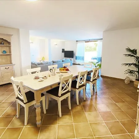 Апартаменты Ida Isuledda 1 Сан-Теодоро